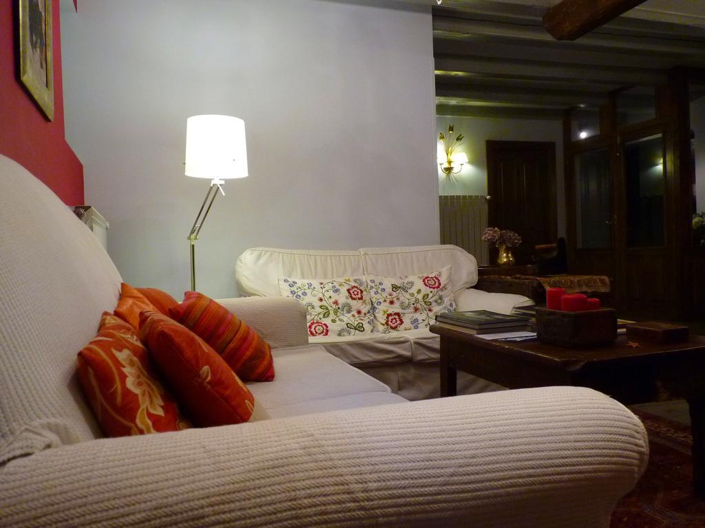 Kapel Etxea Hotel Urzainqui Eksteriør billede